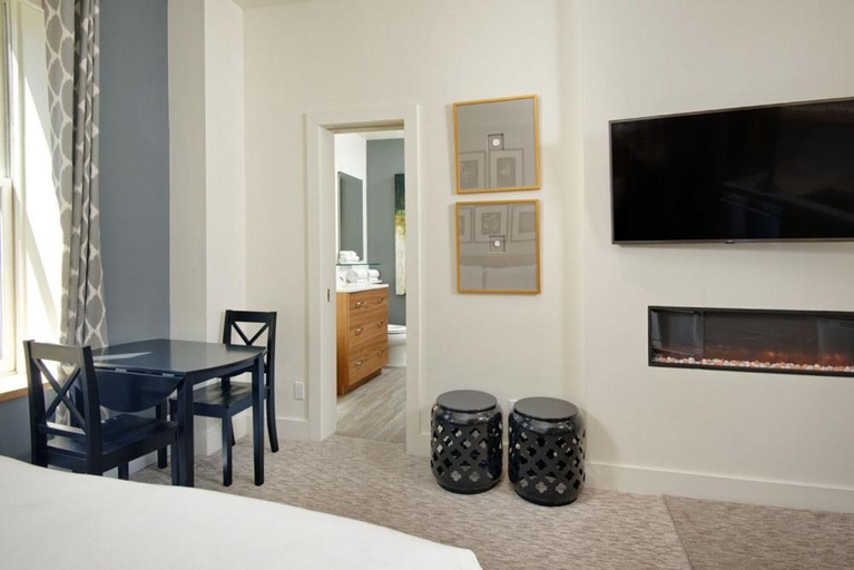 Others, Independence Square 212, Studio with Beautiful Finishes. A+ Location in Downtown Aspen, Pitkin