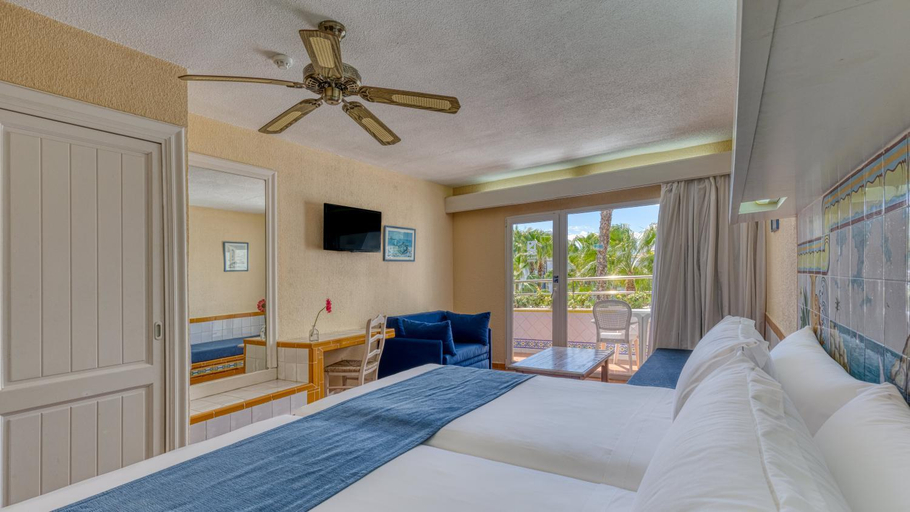 Bedroom 3, Vera Playa Club Hotel, Almería
