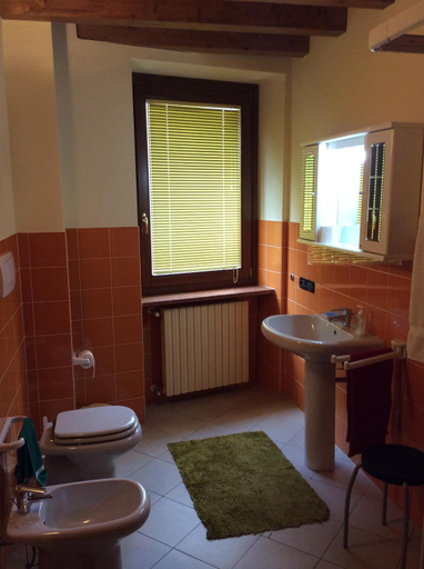 Bathroom 2, Villa Maria Apartments, Brescia