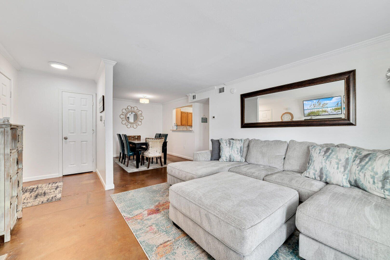 Others 1, 3br/2ba Full Condo w/ Pool & Gym, Sleeps 7, Baldwin