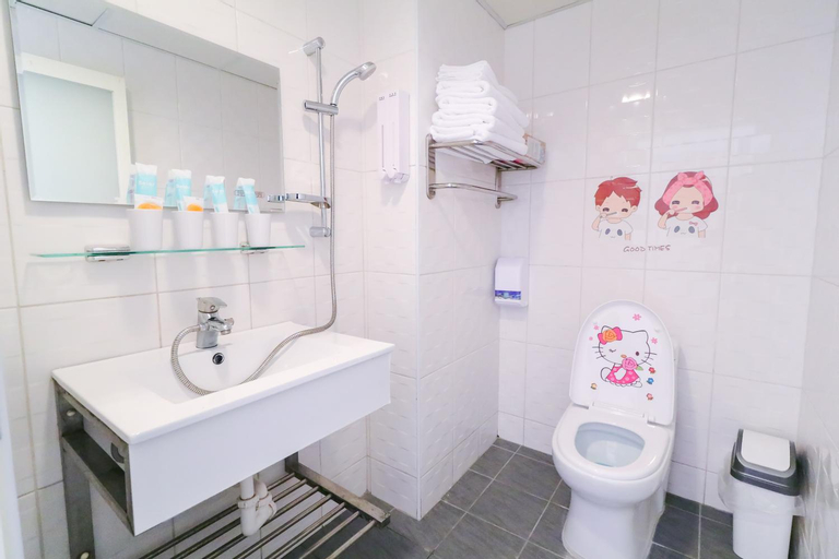 Bathroom 10