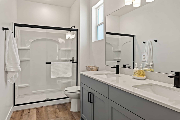 Bathroom 4, Serenity Shores #80, Washington
