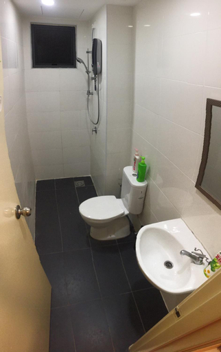 Bathroom 16