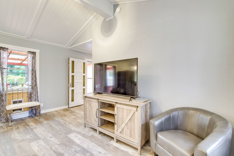 Others 5, Cozy North Bend Getaway Near Dunes + Ocean!, Coos