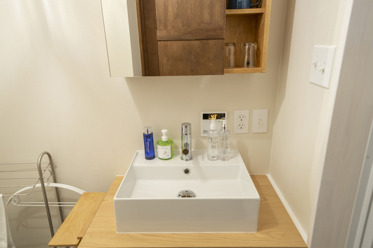 Bathroom 3, raw_, Hakuba