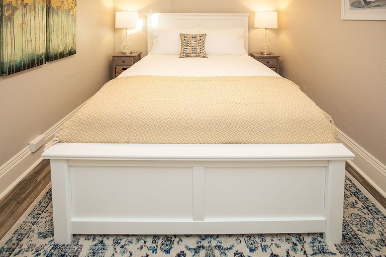 Bedroom 3, Cozy Retreat | Walk to Unc | Free Cruiser Bikes, Weld