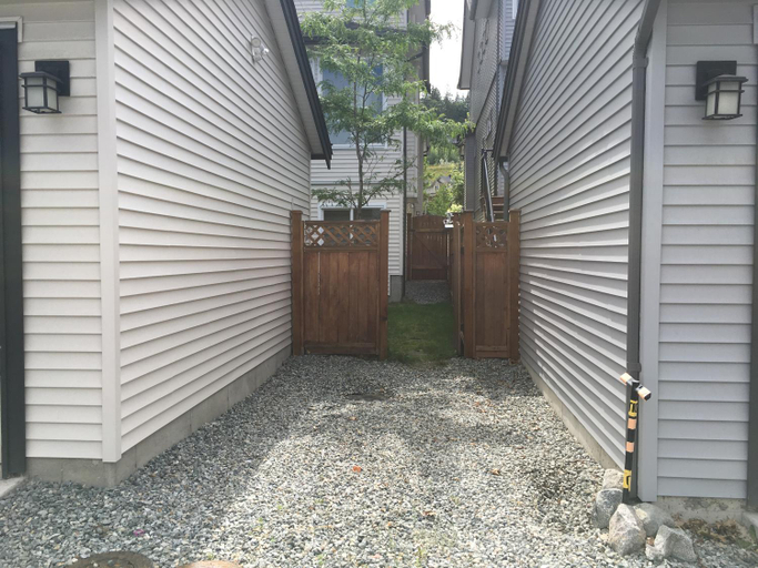 Others 5, Albion Stay, Greater Vancouver