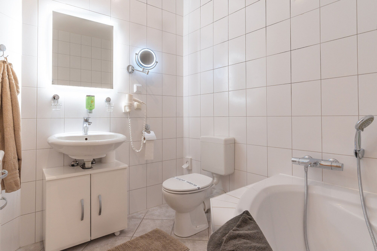 Bathroom 4, Schlossberghotel Oberhof, Schmalkalden-Meiningen