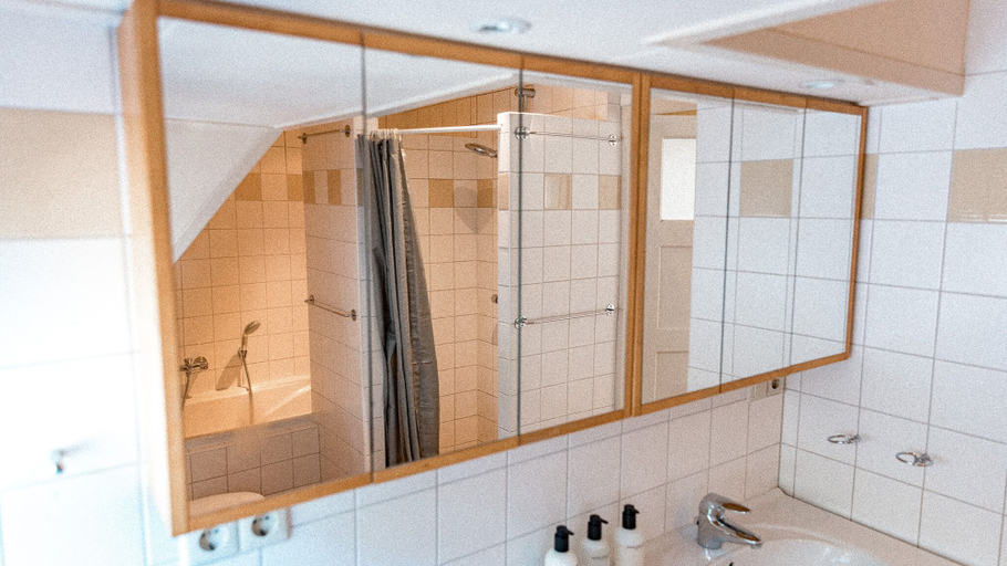 Bathroom 4, De Wever Lodge, Ede