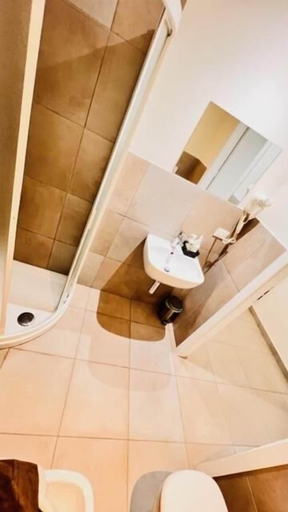 Bathroom 5, Room in Apartment - Small Charming Suites, Torino
