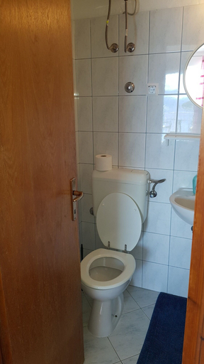 Bathroom 3, Bocin Rosso Apartments, Hvar