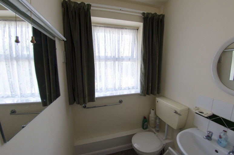 Bathroom 3, Oakwood B&B Heathrow, London