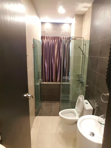 Bathroom 10