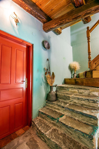 Others 5, Morfeas Guesthouse, Epirus