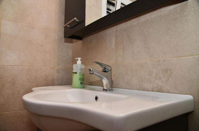 Bathroom 5, Astacos Studios, Ionian Islands