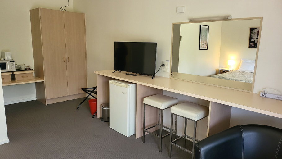 Others 5, Koo Wee Rup Motel, Cardinia  - South