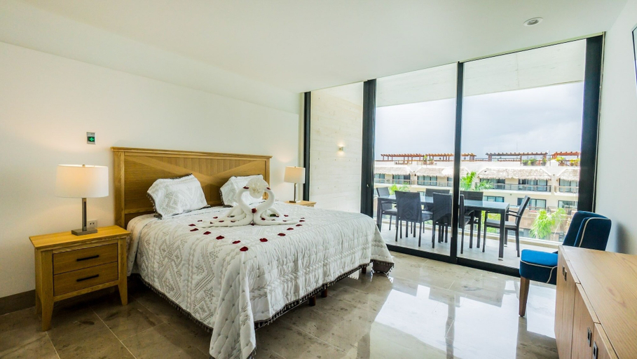 Bedroom 3, Contemporary Design Oceana 422 Playa del Carmen Condo by RedAwning, Cozumel