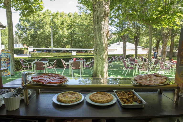 Food & Drinks, La Casona del Pinar Albergue, Segovia