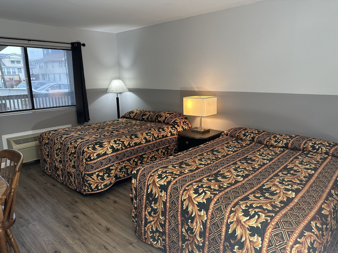 Bedroom 3, Sea Palace Motel, Ocean