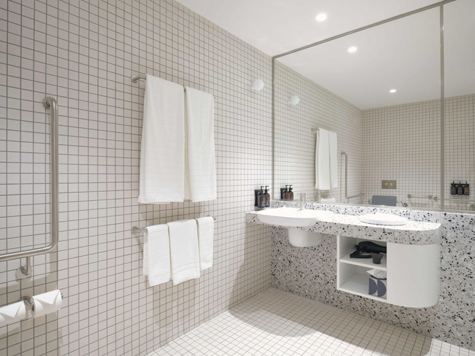 Bathroom 5, Ardo, City