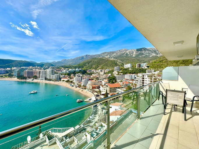Others 5, Ponta Nova One bedroom - Sea view