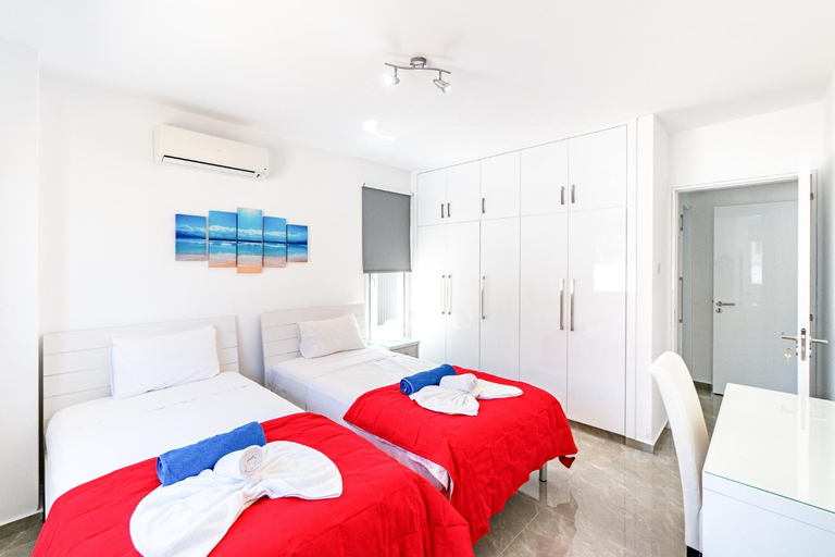 2, Beach Front Aqua Marina by Ezoria Villas