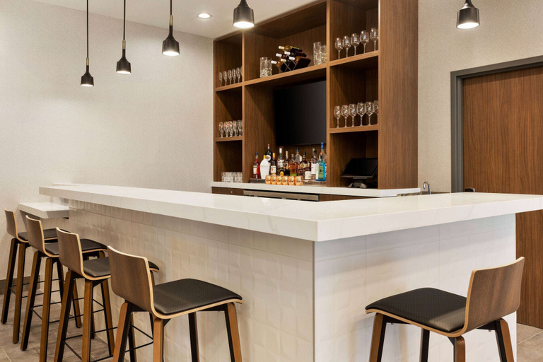 Food & Drinks 5, Hawthorn Extended Stay by Wyndham Mount Laurel / Moorestown, Burlington
