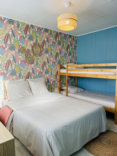 Bedroom 4, Motel Les Broussailles, Nièvre