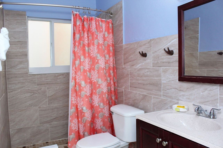 Bathroom 3, The Heritage Inn