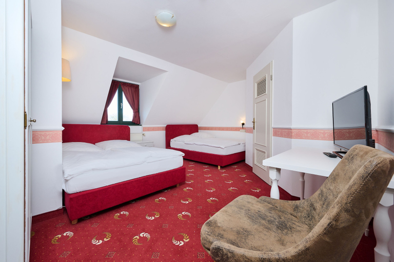 Bedroom 4, Tafernwirtschaft Hotel Schönbrunn, Landshut