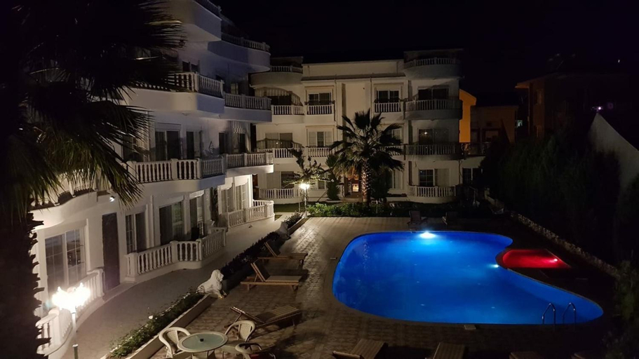 Swimming Pool 16