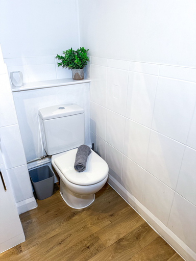 Bathroom 3, Huku Kwetu Nottingham - Crusader Mezzanine, Nottingham