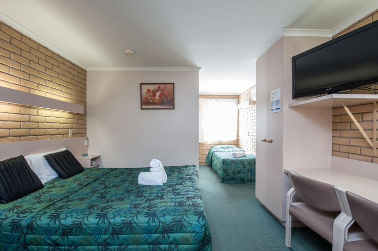 Living area 4, Jacaranda Place Motor Inn, Toowoomba - Central