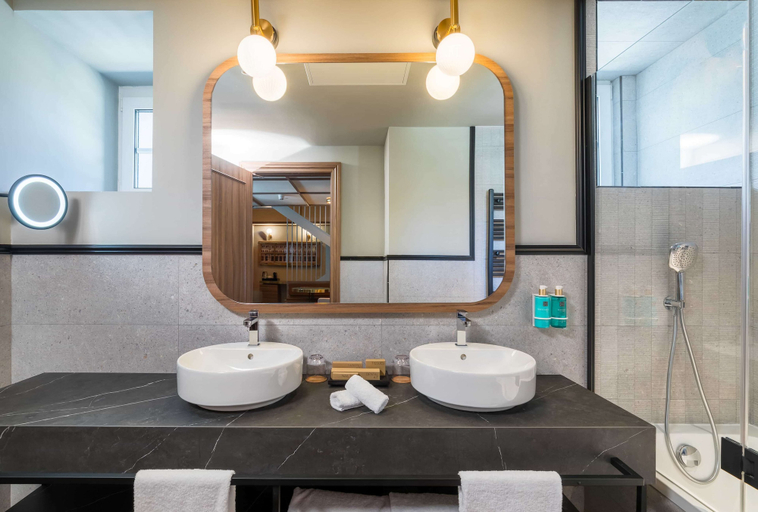 Bathroom 5, Canfranc Estación, A Royal Hideaway Hotel - Gran Lujo, Huesca