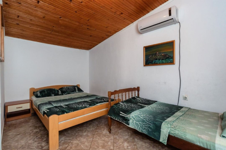 Bedroom 5, Apartments Ivana