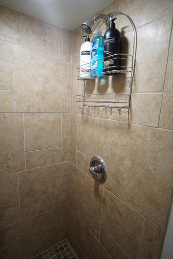 Bathroom, Charming Bungalow Next to UNC - Free Cruiser Bikes!, Weld