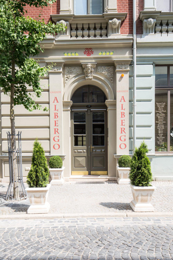 Entrance 3, Grande Albergo Giancarlo, Weimar