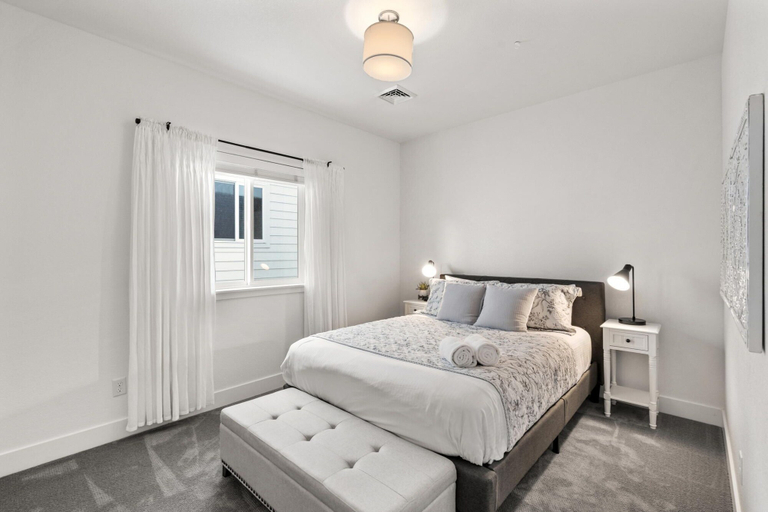 Bedroom 3, Steps From River & Old Town - Hot Tub & King Bd, Larimer