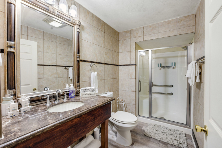 Bathroom 3, Pearl in Paradise by 3rd Coast Getaways, Galveston