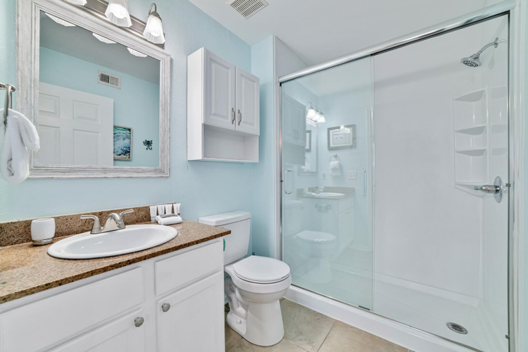 Bathroom 5, Updated, Ground Floor Unit w/ Pool & Gym, Sleeps 6, Baldwin