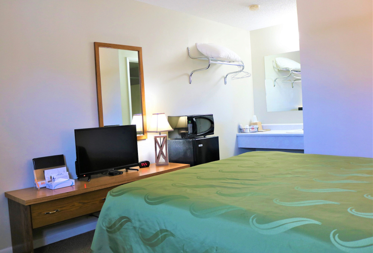 Bedroom 2, Ranch Motel, Dent
