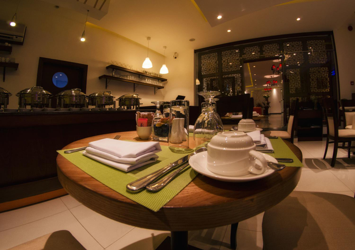 Food & Drinks 4, Meneur Hotel, Wadi Essier