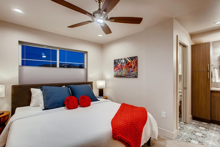 Bedroom 3, Elegant Townhome Near Old Town, Breweries and River!, Larimer