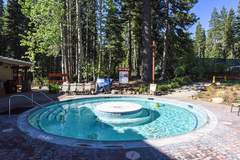 Sport & Beauty 5, Northstar Village 216, Placer