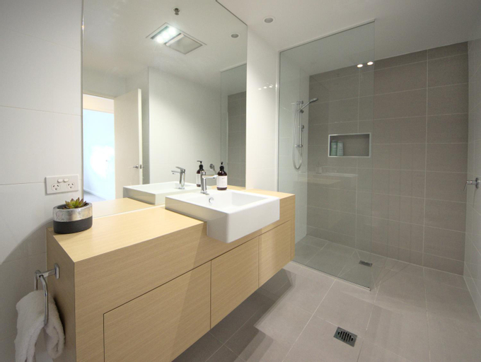 Bathroom 12