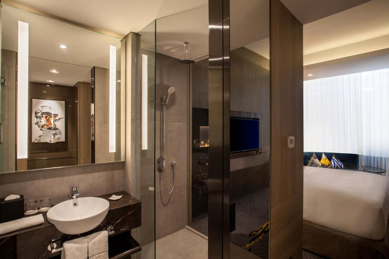 Bathroom 18