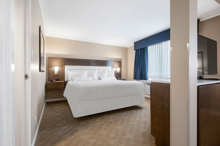 Bedroom 3, Best Western Plus Columbia River Hotel, Kootenay Boundary