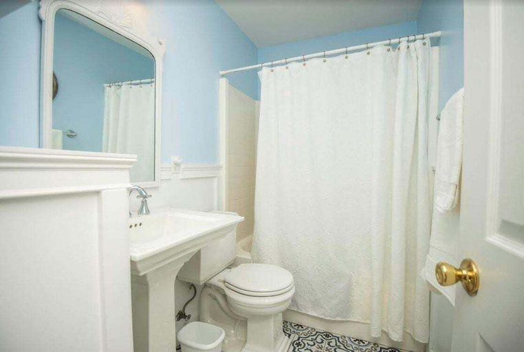 Bathroom 3, Cypress Ridge, Blount