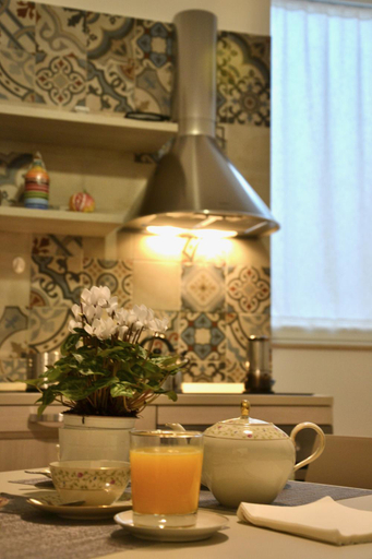 Food & Drinks