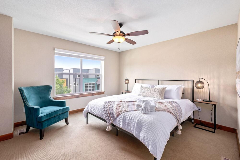 Bedroom 3, Spectacular Townhome Near Breweries and River District!, Larimer